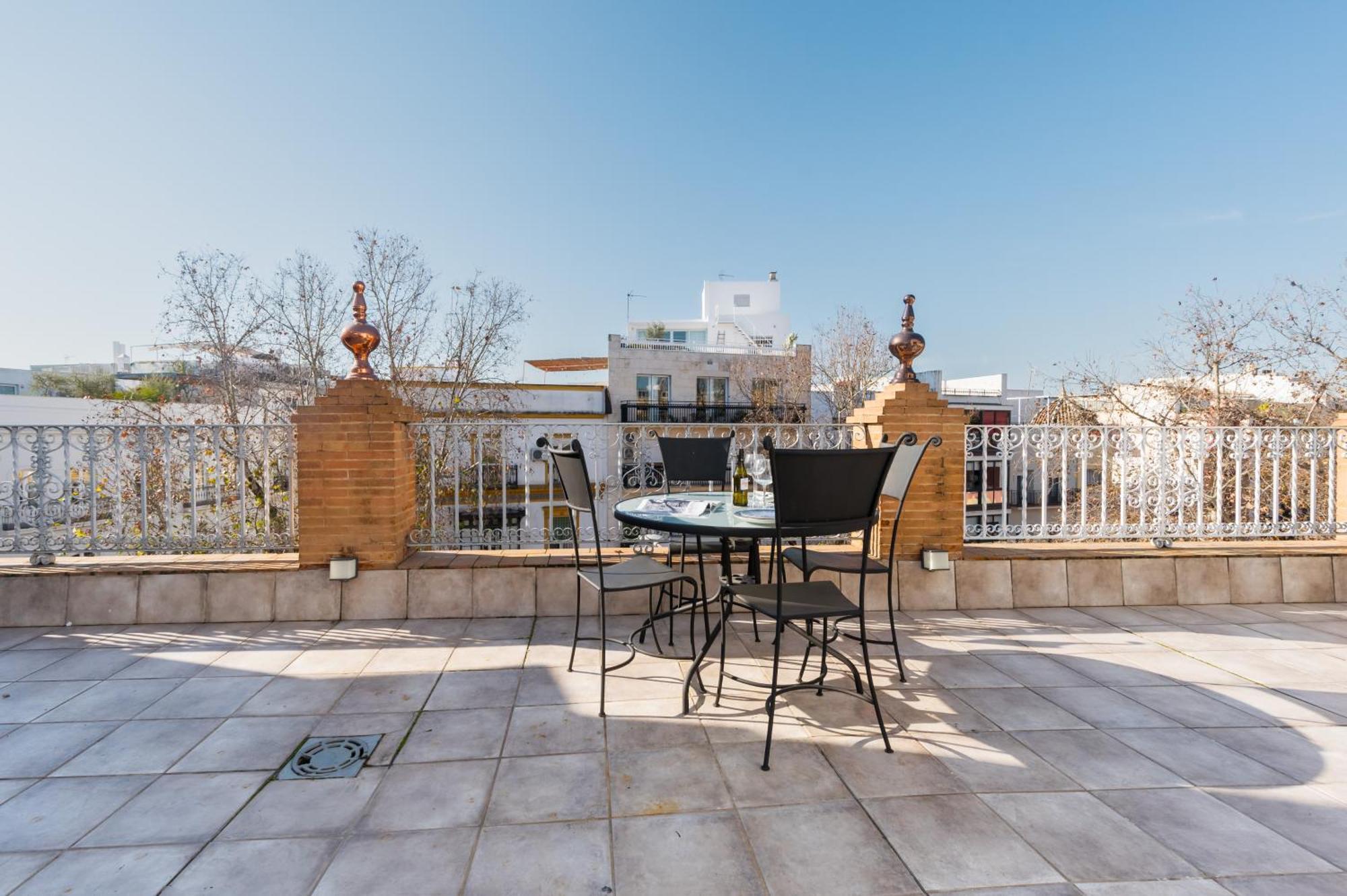 Panther Home Adriano Sevilla Bagian luar foto